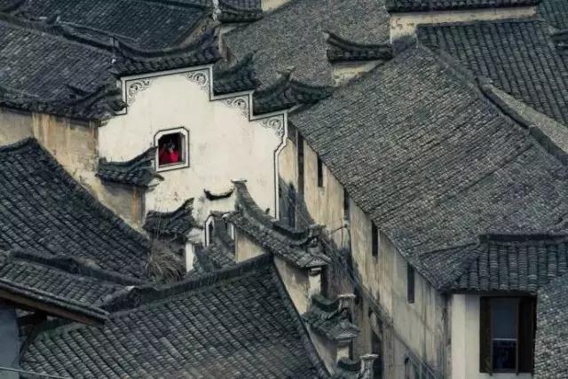 青瓦灰墻，高瓴飛檐，處處消磨時(shí)光
