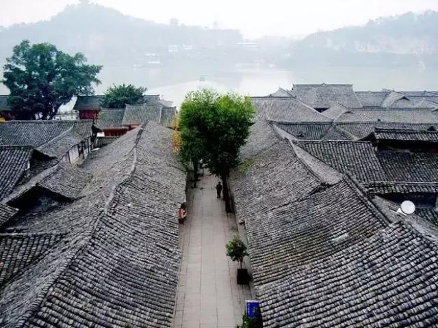 青瓦灰墻，高瓴飛檐，處處消磨時(shí)光